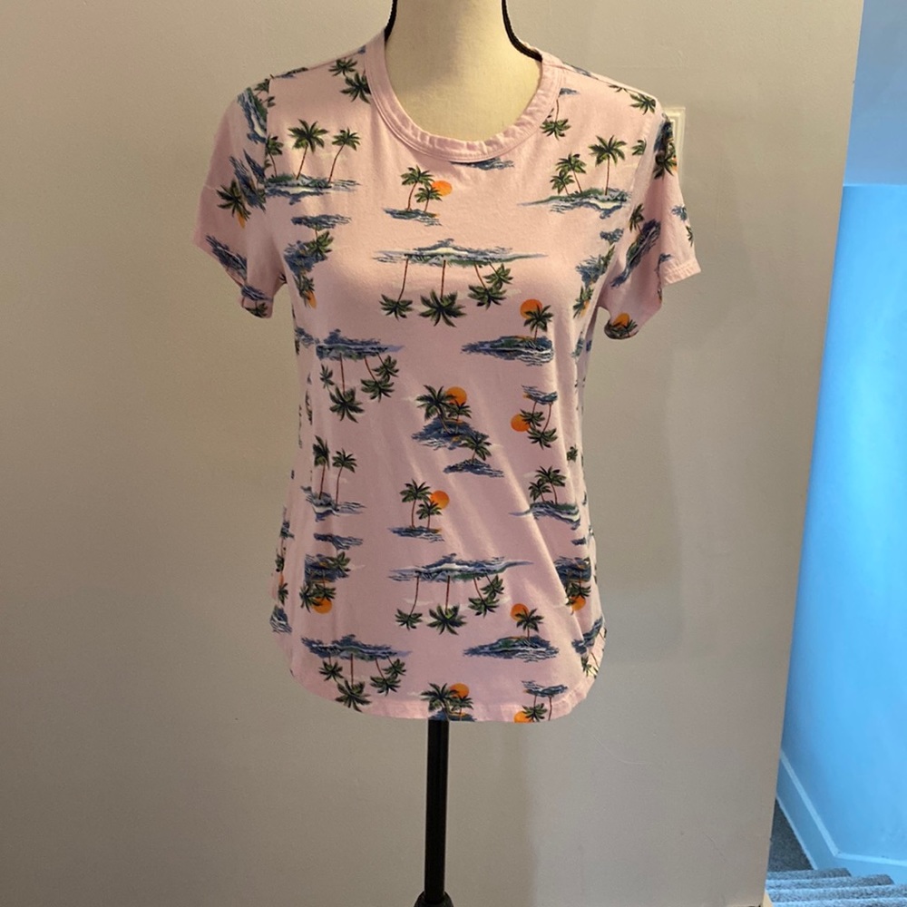 Old Navy t-shirt